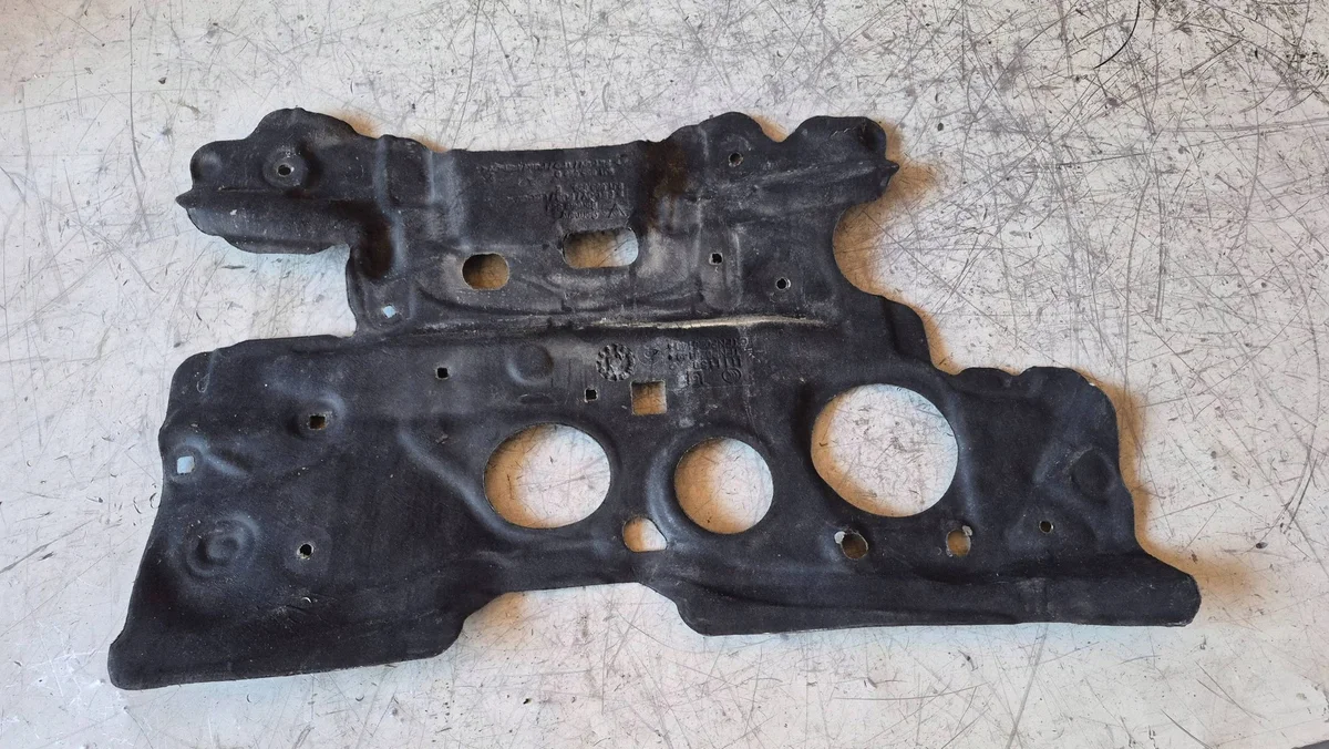 Schallisolierung Porsche Taycan 2022 XRA8413 image 4