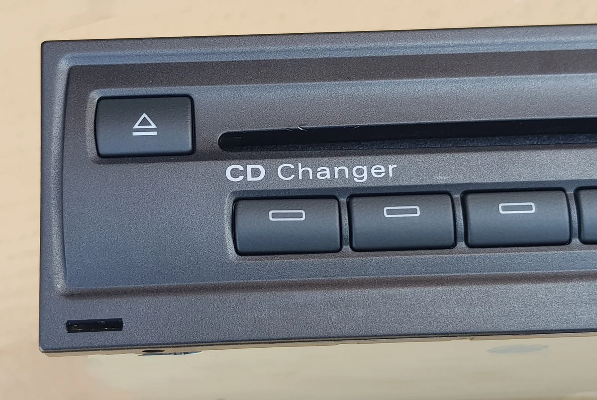 CD-vaihtaja Audi A6 C6 Q7 4L A8 D3 image 4