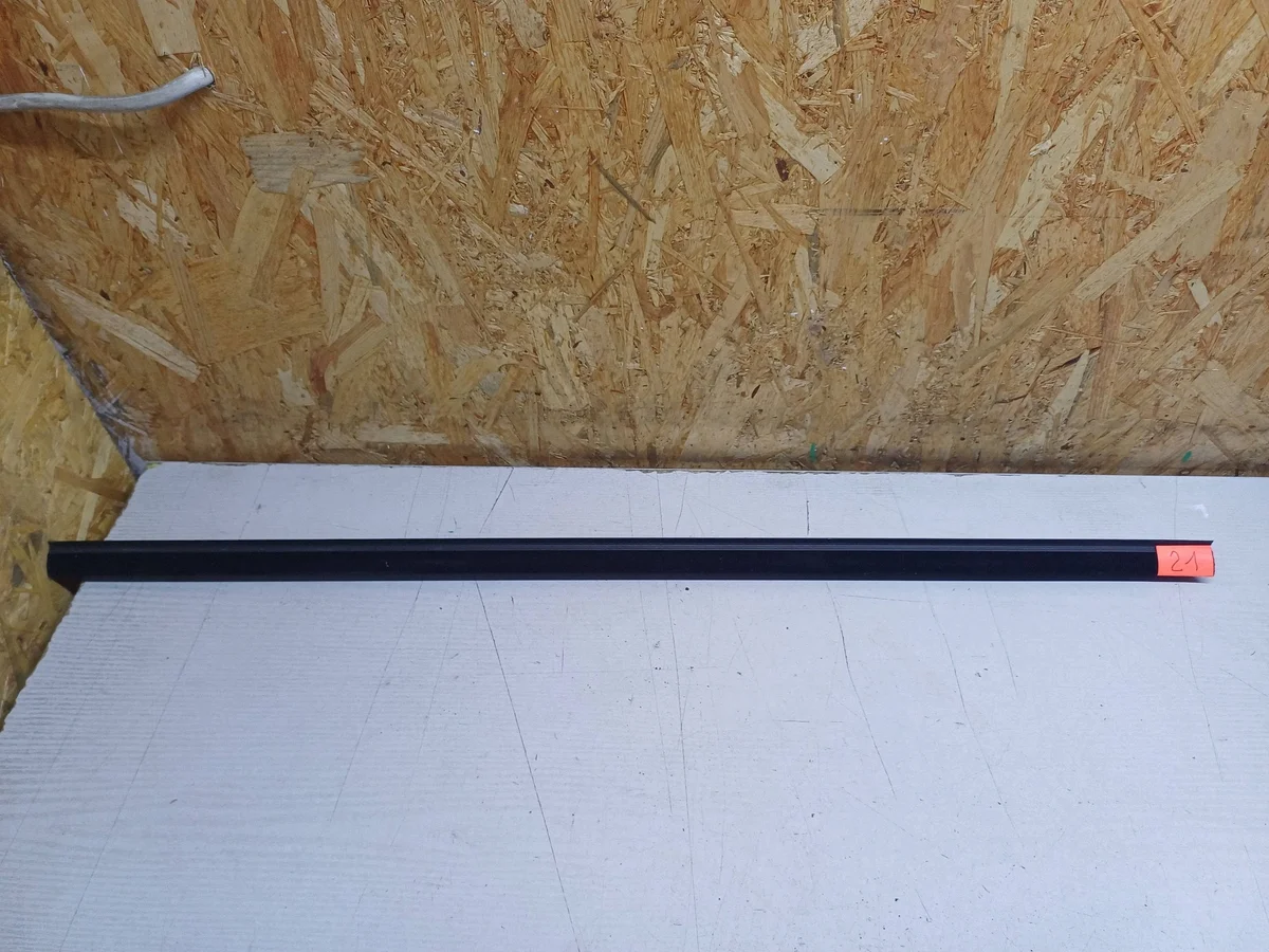 Fiat 500 Front Door Window Seal Strip