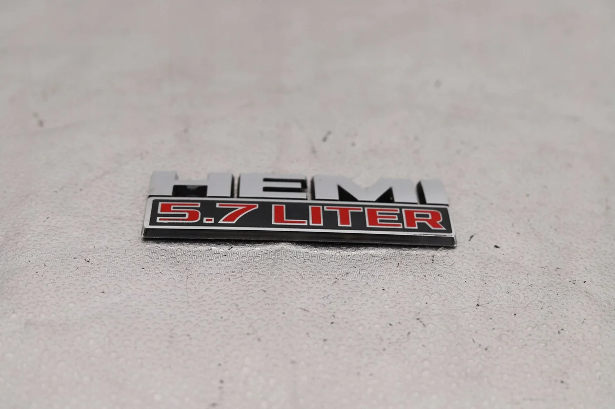 Dodge RAM 1500 DS 2017 Kotflügel Emblem 68149700AA image 4