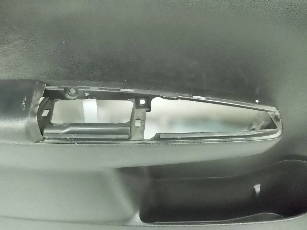 Subaru Impreza GH Door Trim Panel Left Front image 3