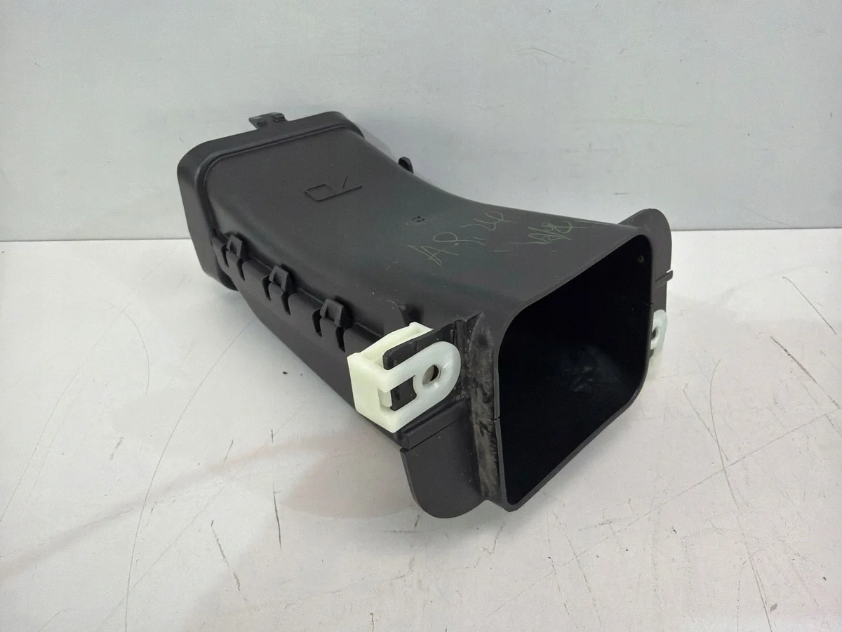 BMW 3 G20 G21 Brake Air Duct 7422280