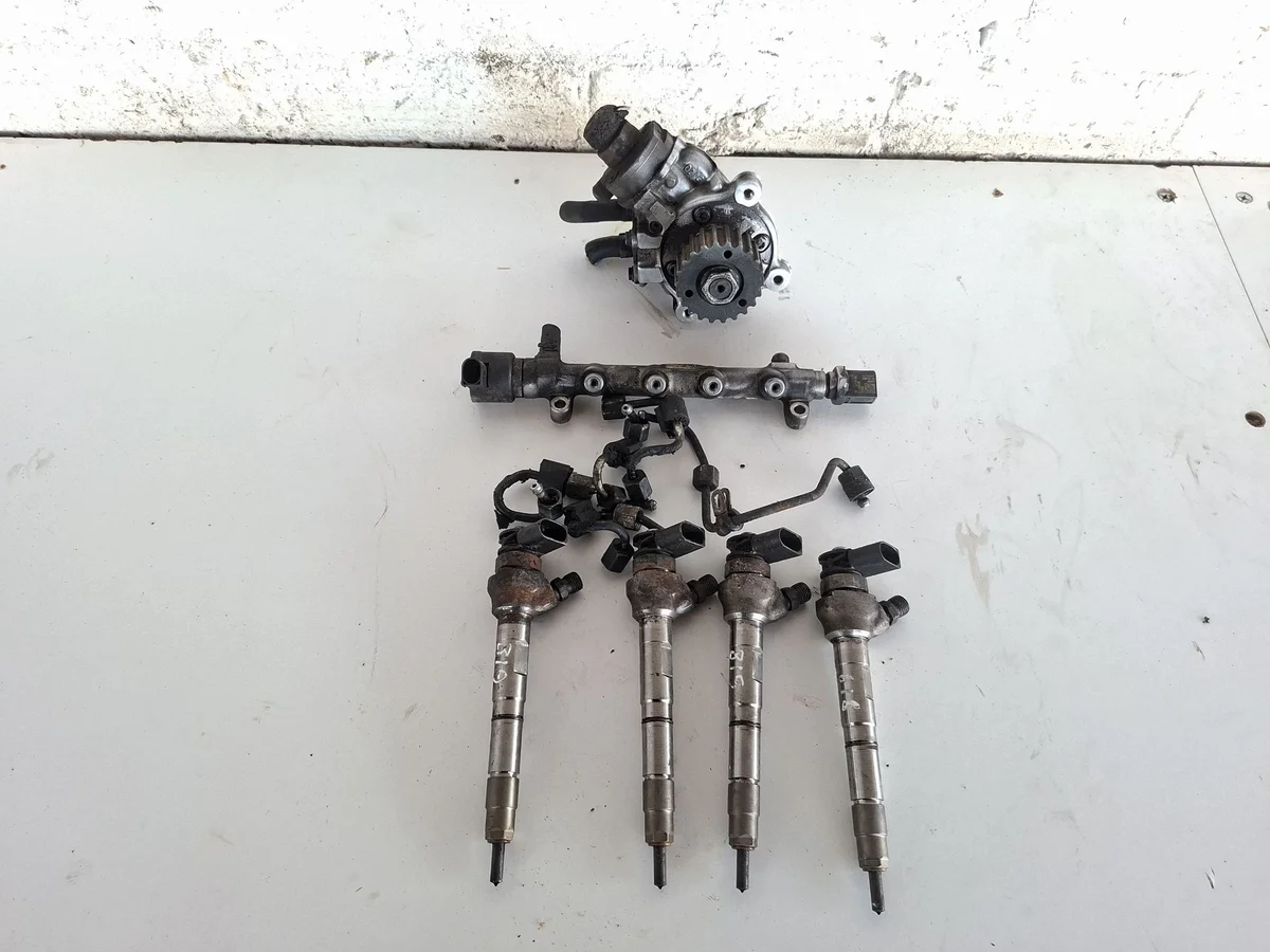 Iniettore Volkswagen Passat B8 0445110835