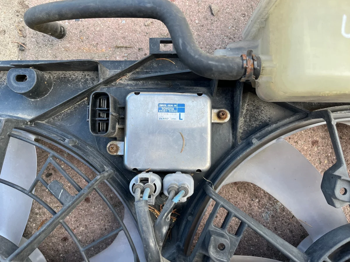 Lexus LS600h Lüfter 2006-2012 OEM 89257-30080 image 3