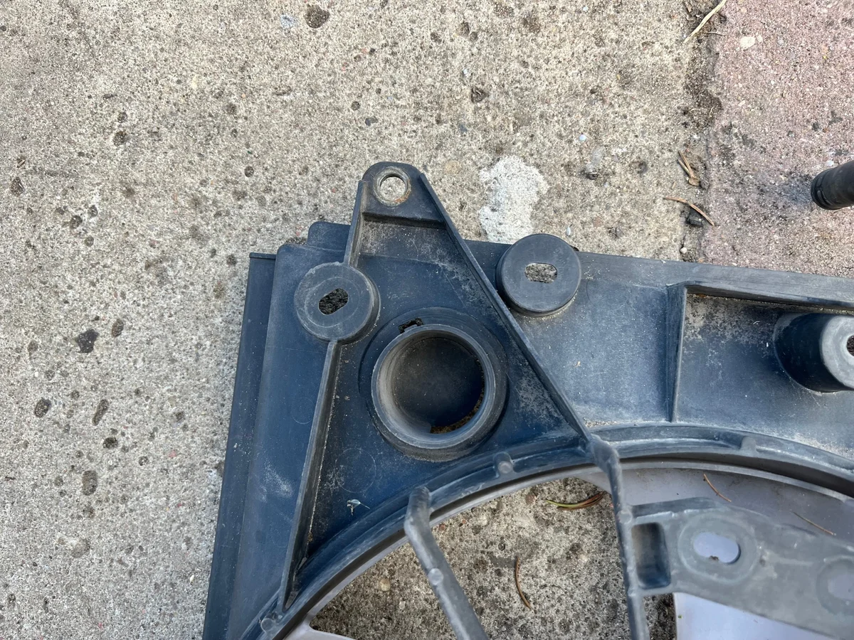 Lexus LS600h Lüfter 2006-2012 OEM 89257-30080 image 7