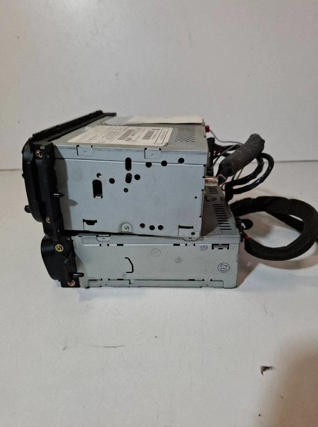 Chrysler Voyager IV CD Radio Changer OEM image 3