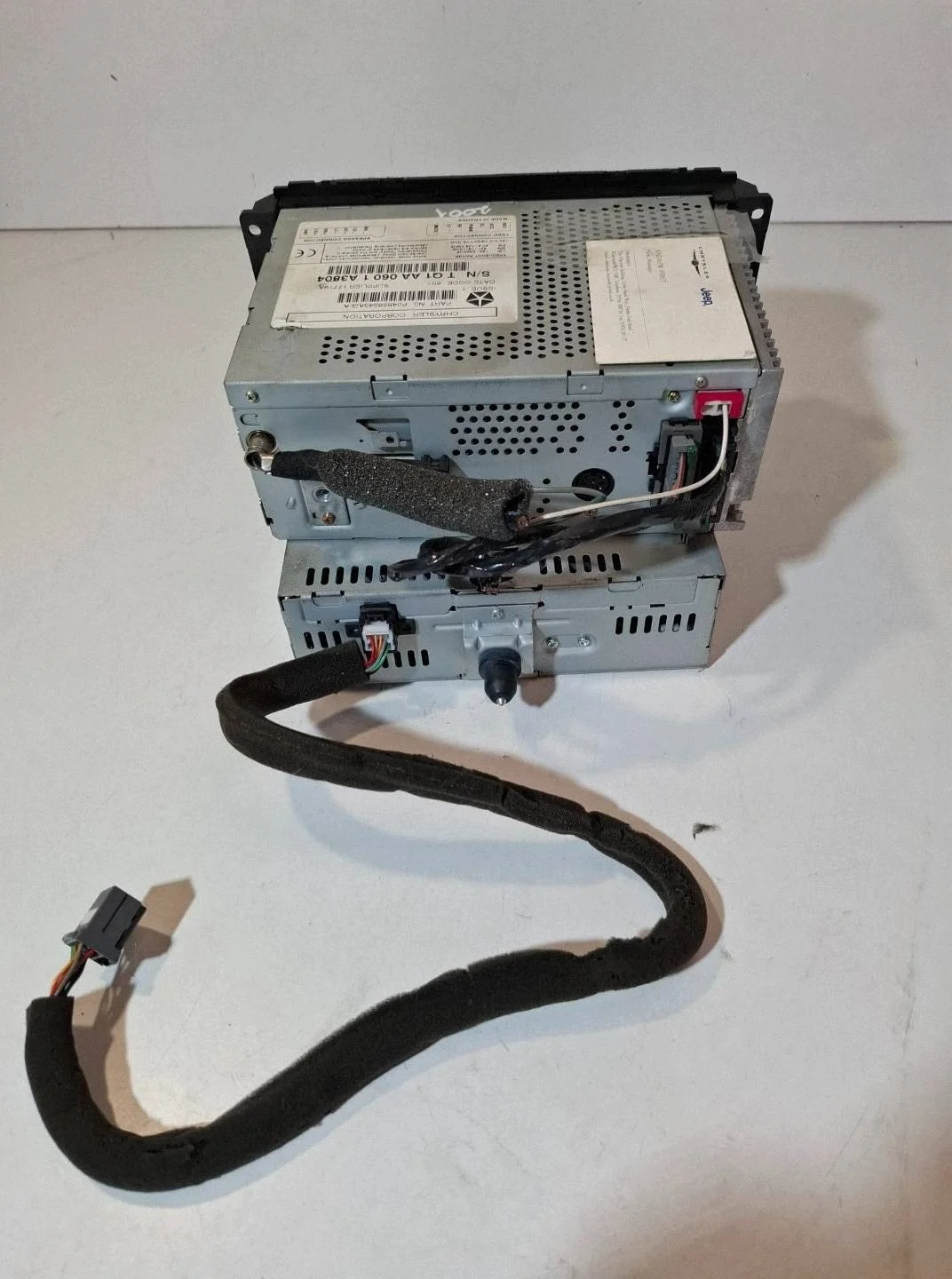 Chrysler Voyager IV CD Radio Changer OEM image 4