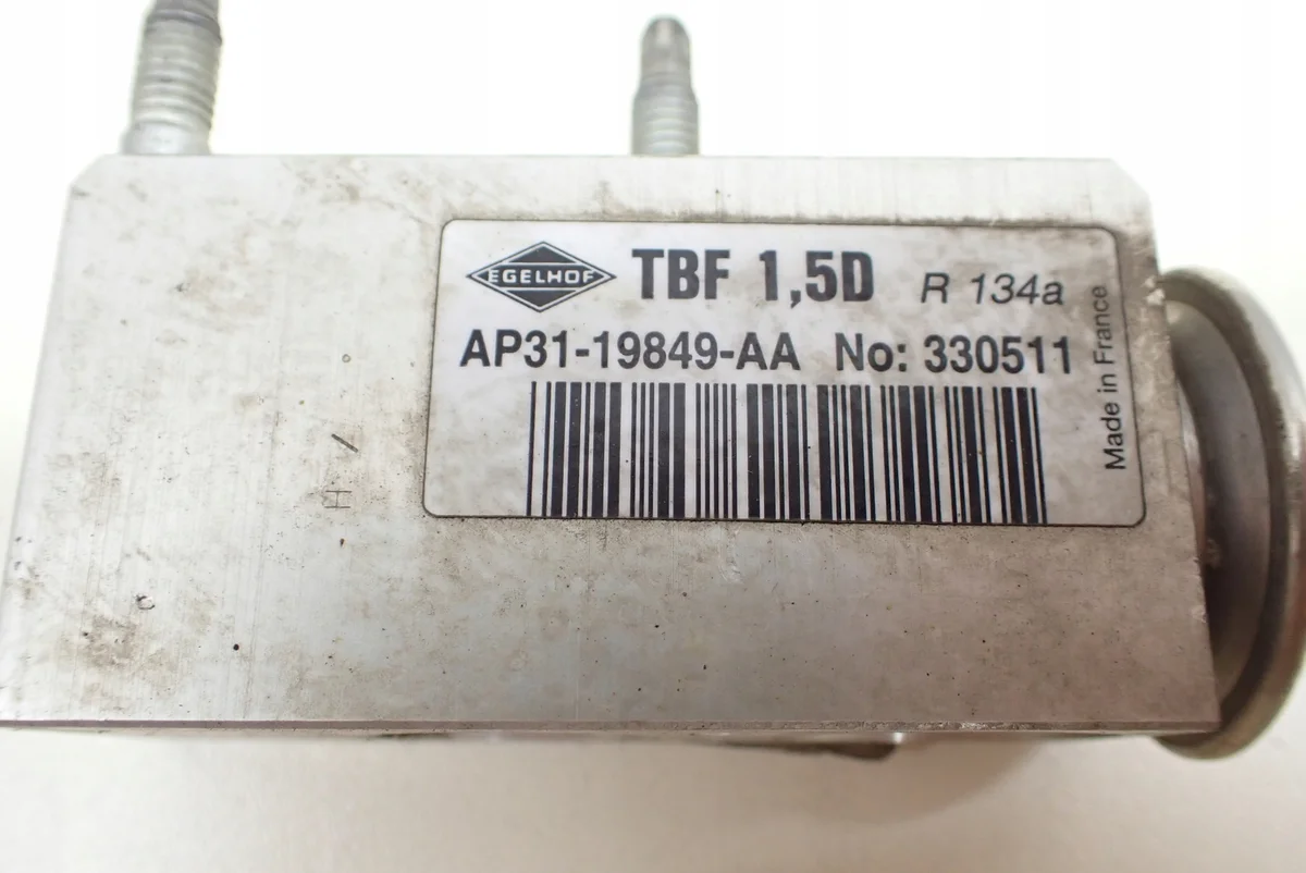 Válvula de expansión Ford Fiesta MK7 usada image 3