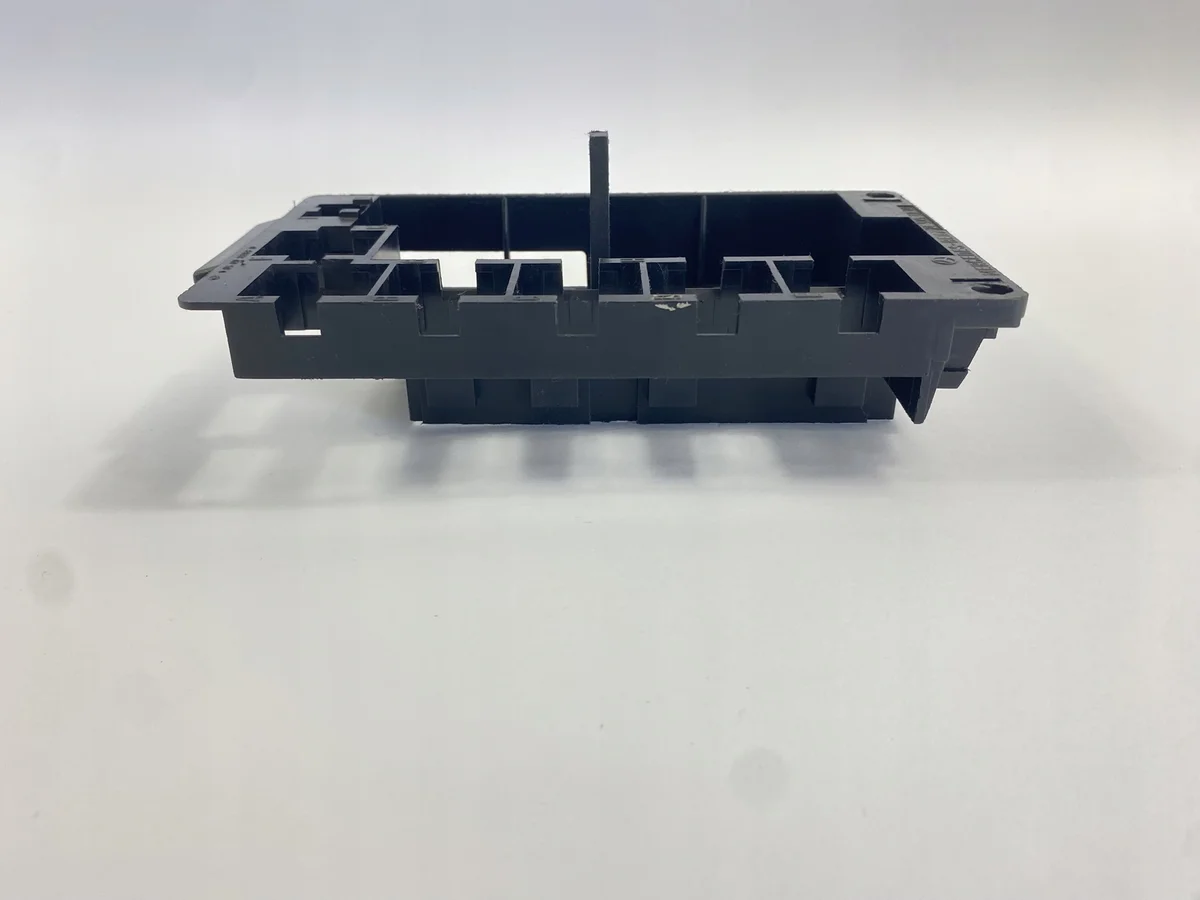 Halterung Sicherungskasten Mercedes R129 W124 image 3