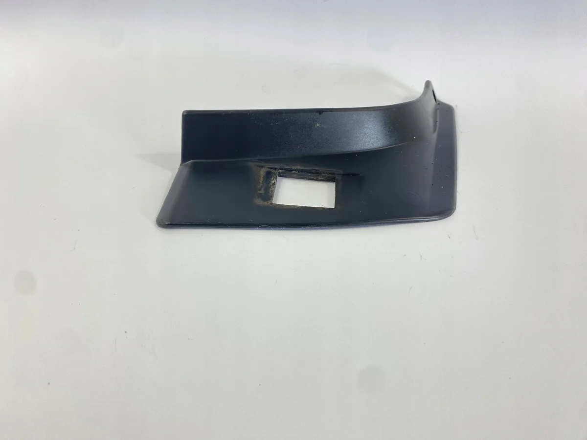 Base derecha tope maletero Mercedes W124 image 3