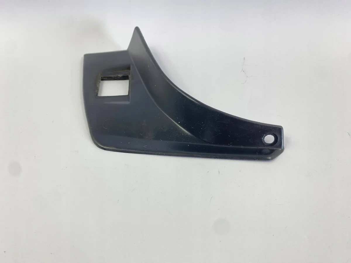 Base derecha tope maletero Mercedes W124 image 4