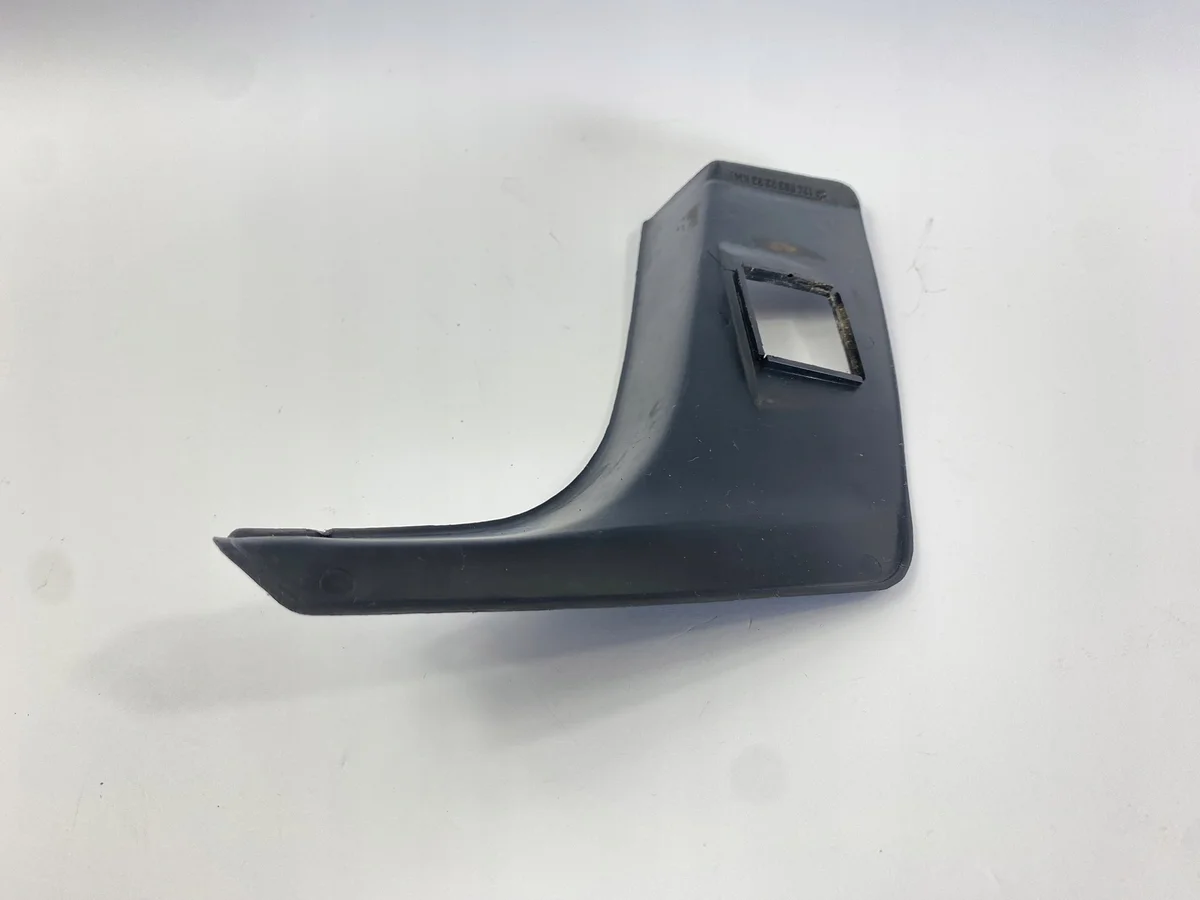 Base derecha tope maletero Mercedes W124 image 8