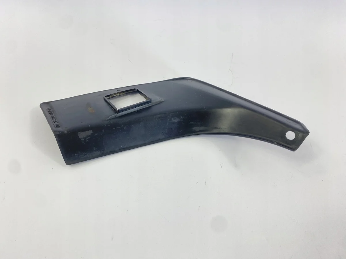 Base derecha tope maletero Mercedes W124 image 9