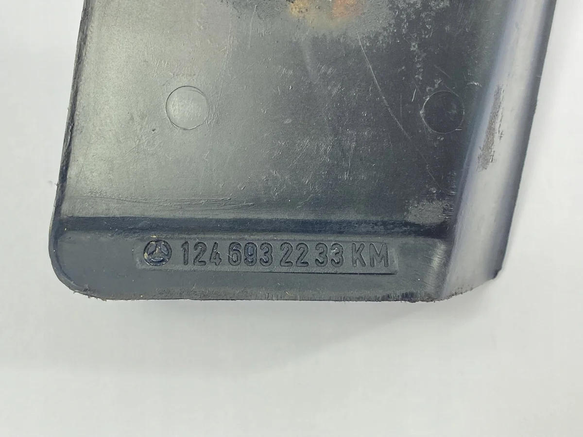Base derecha tope maletero Mercedes W124 image 10