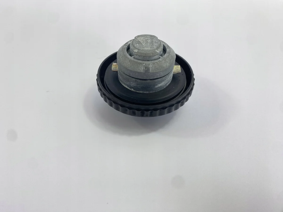 Tankdeckel Mercedes W124 Cabrio A124 gebraucht image 6