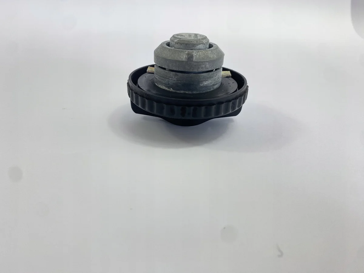 Tankdeckel Mercedes W124 Cabrio A124 gebraucht image 7