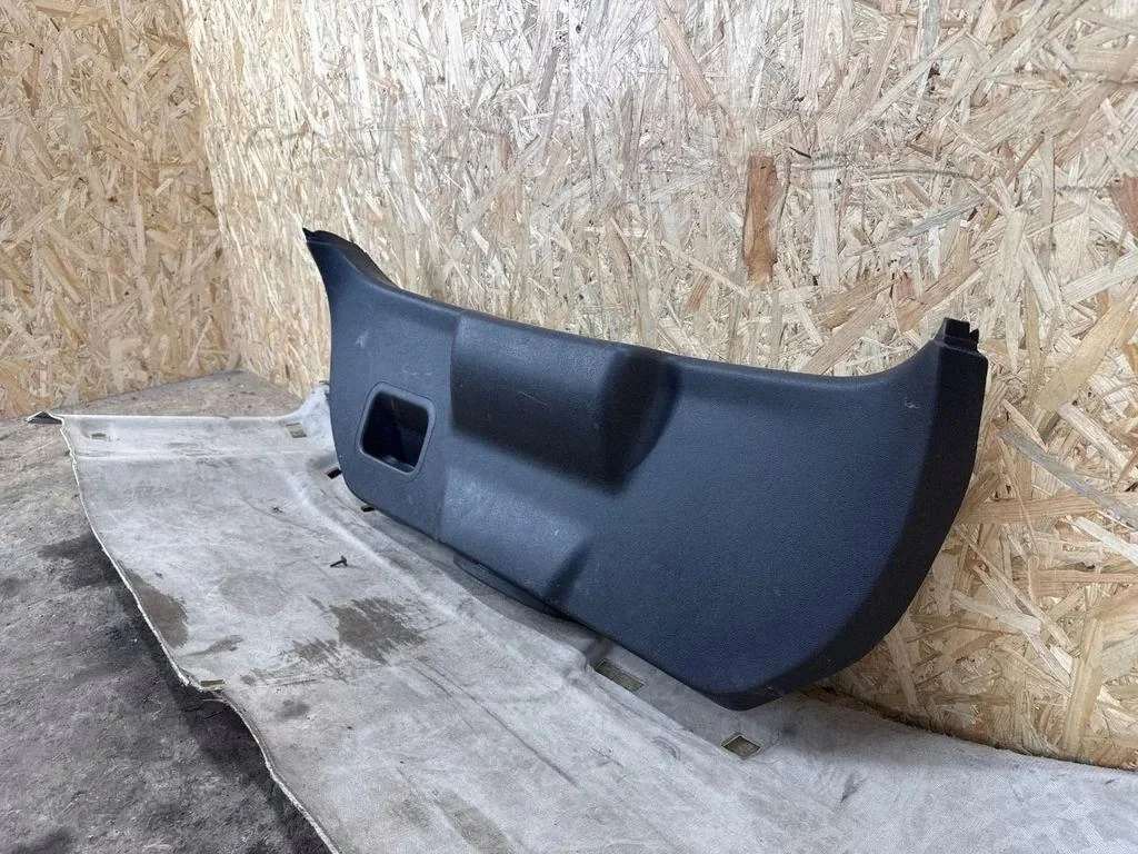 2014 Ford Fiesta Verkleidung Kofferraumklappe image 3