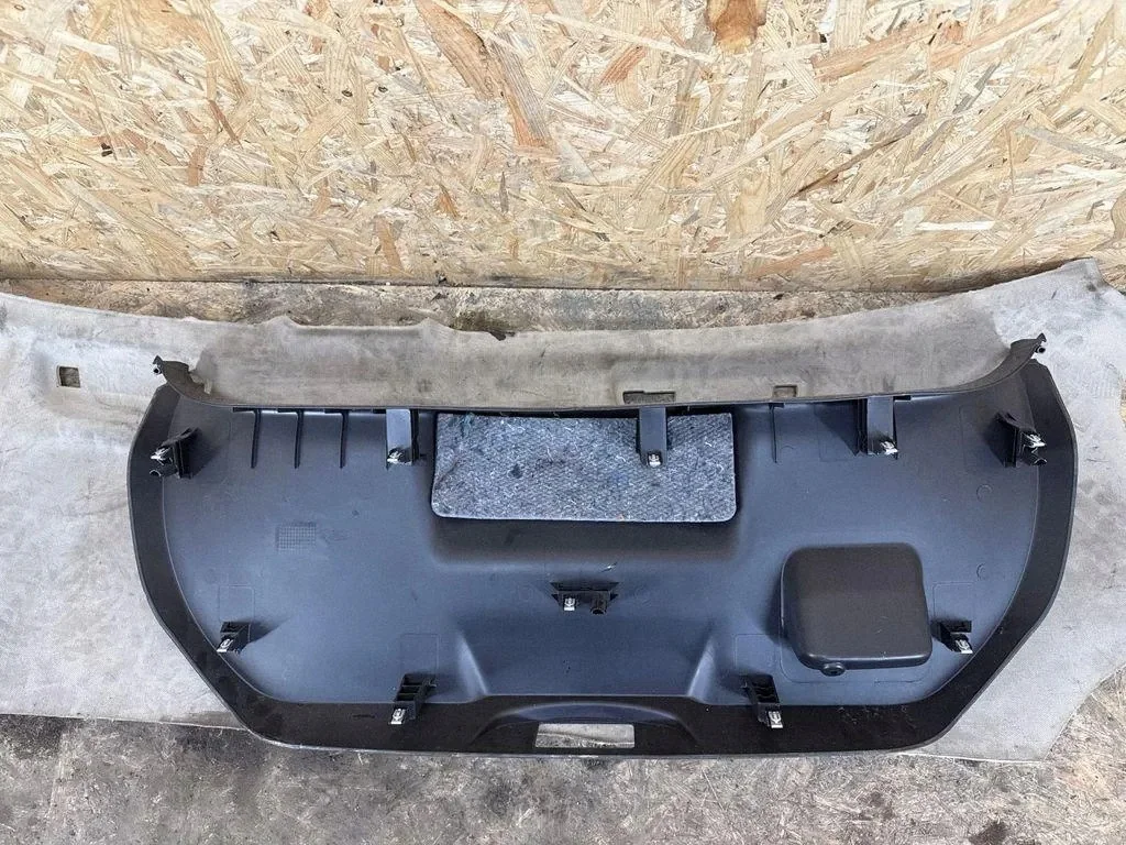 2014 Ford Fiesta Verkleidung Kofferraumklappe image 5