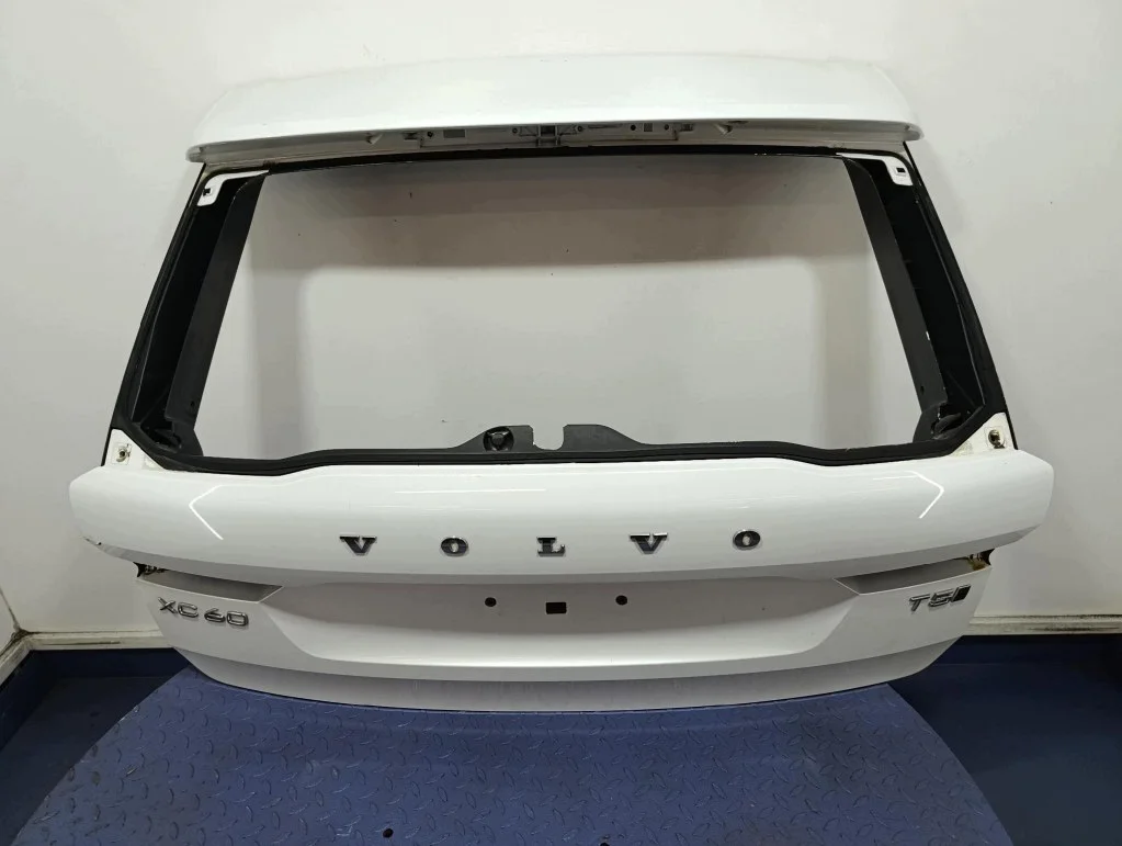 Volvo XC60 II 17- Rear Trunk Lid Used