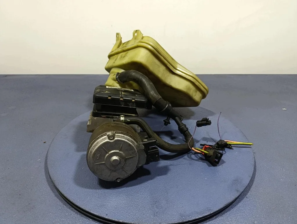 Pompe hydraulique suspension Citroen C5 I image 4
