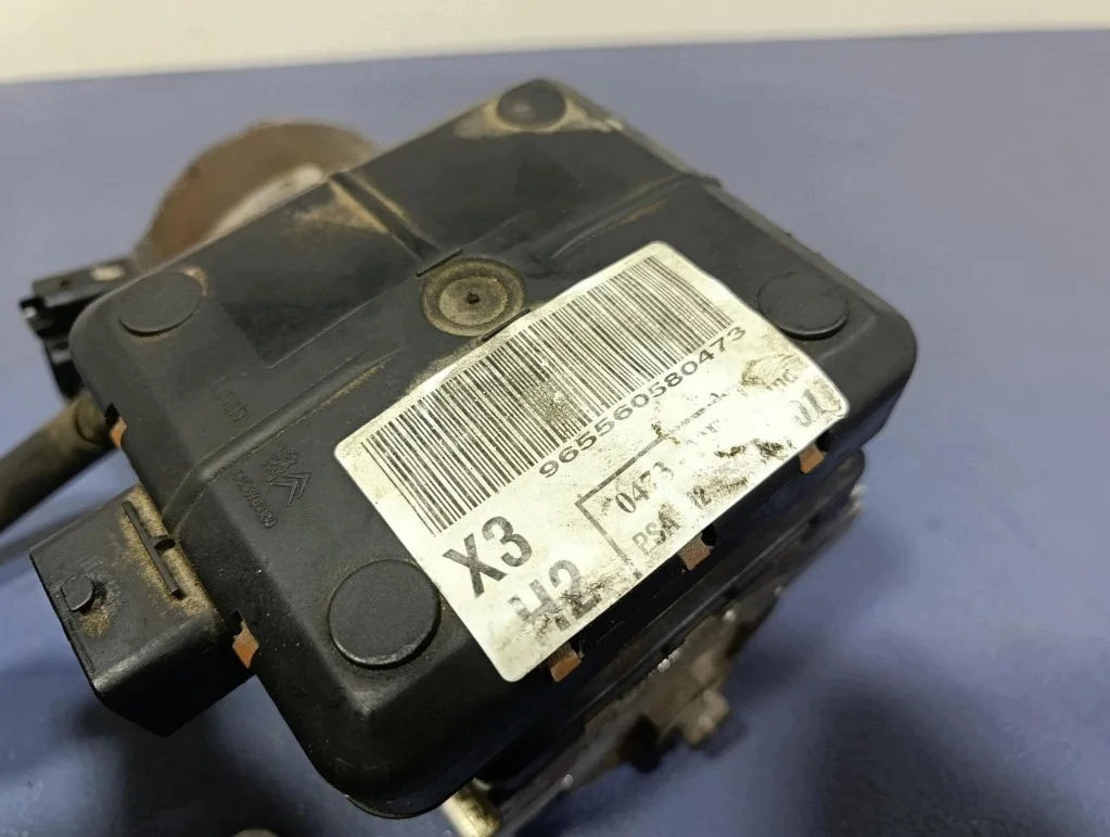 Pompe hydraulique suspension Citroen C5 I image 7