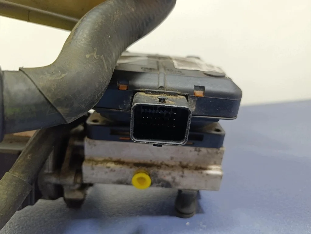 Pompe hydraulique suspension Citroen C5 I image 8