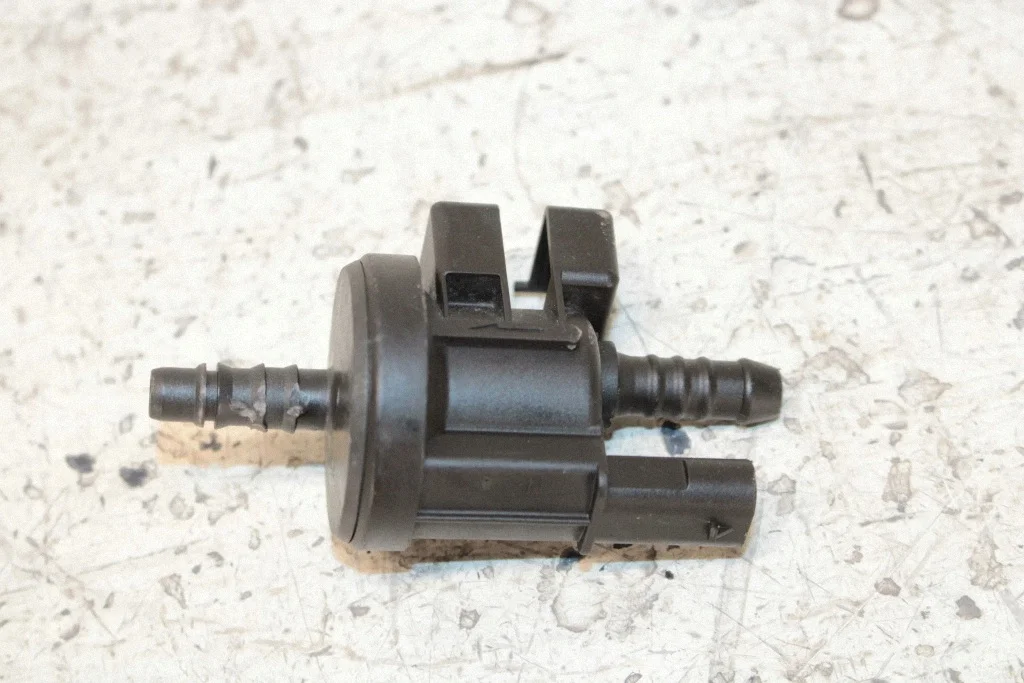 Vanne Vacuum VW Passat B6 1.8L Diesel 06H906517B image 8