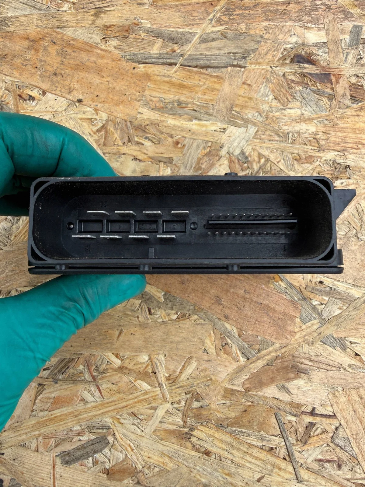 Audi A4 B8 Parking Brake Module 8K0907801D image 3
