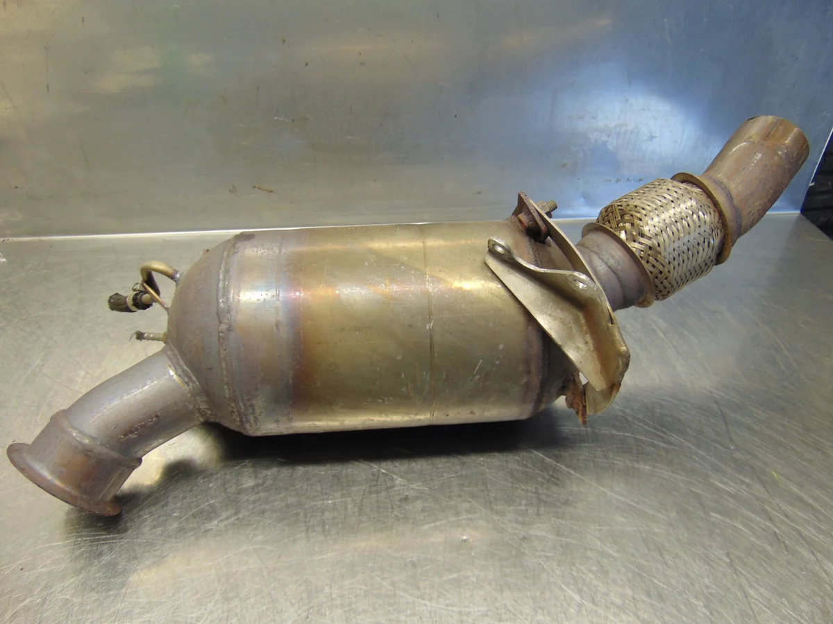 Filtro DPF BMW 1 E87 2.0 Diesel Usado image 5