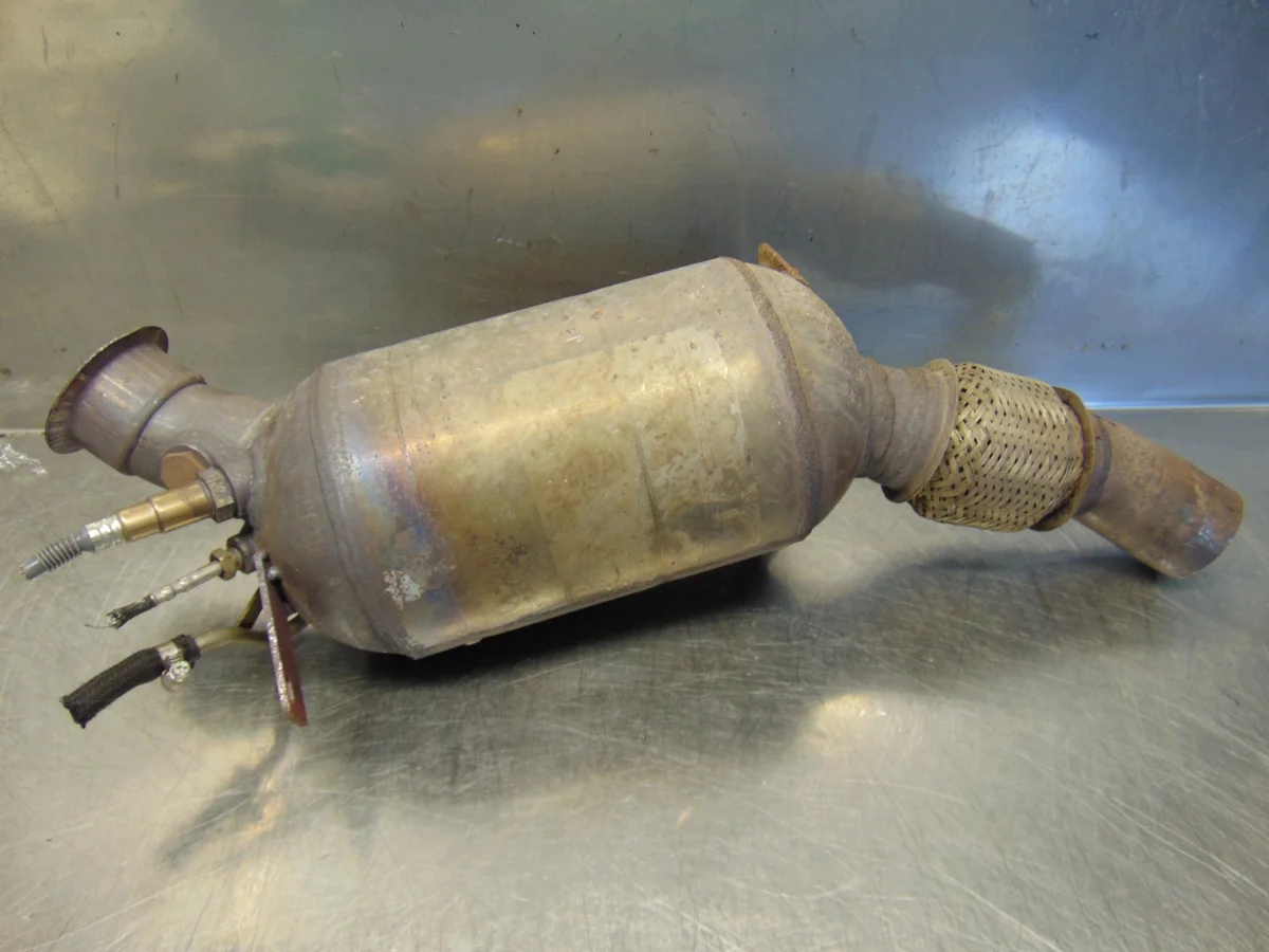 Filtro DPF BMW 1 E87 2.0 Diesel Usado image 6