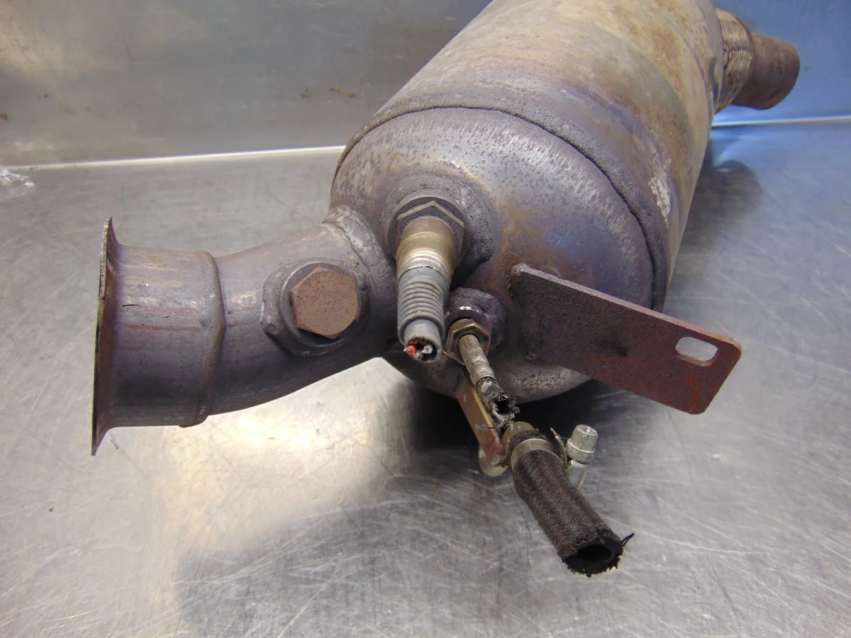 Filtro DPF BMW 1 E87 2.0 Diesel Usado image 8