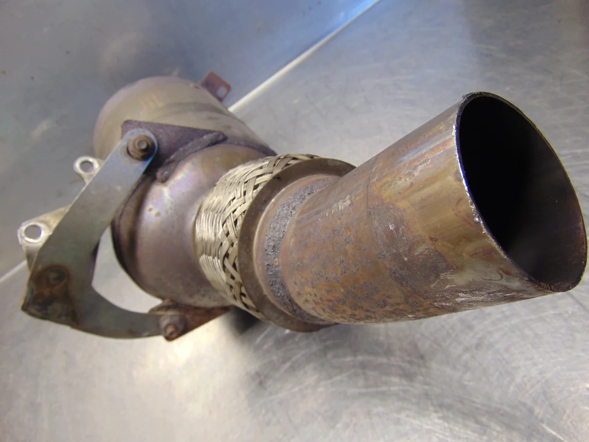 Filtro DPF BMW 1 E87 2.0 Diesel Usado image 9