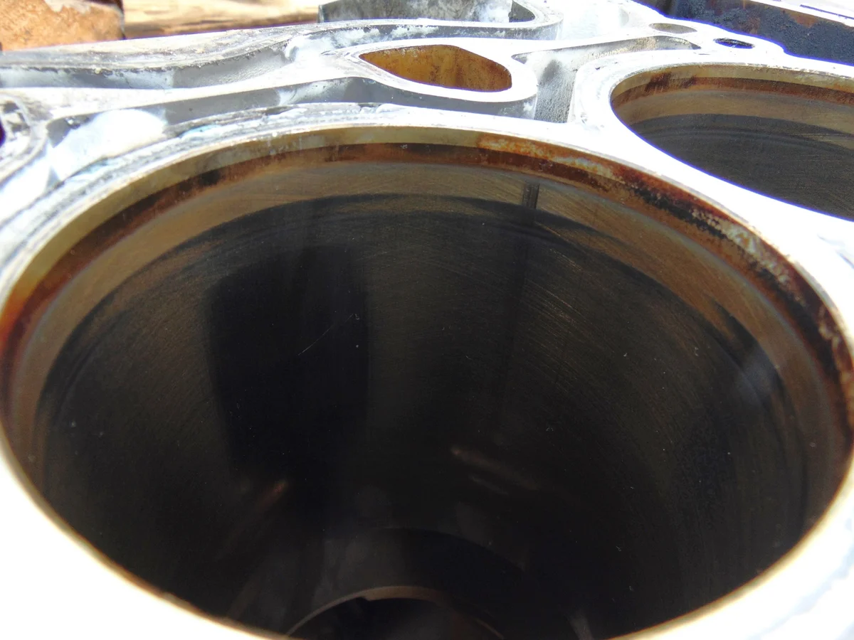 Moottorilohko BMW 3 E90 E91 LCI 2.0 16V image 8