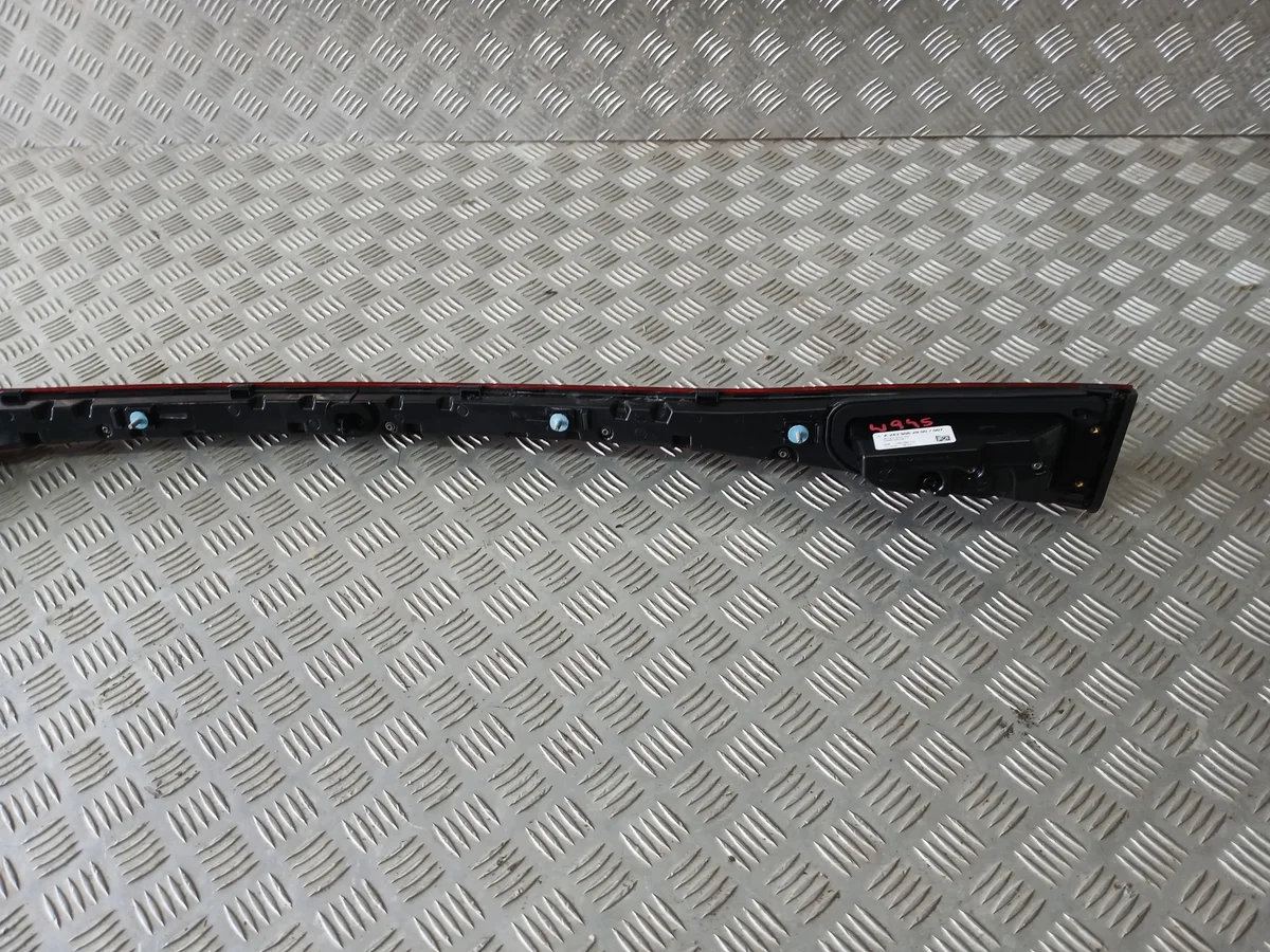 Mercedes EQA W243 Rückleuchte Klappe OE A2439062900 image 5