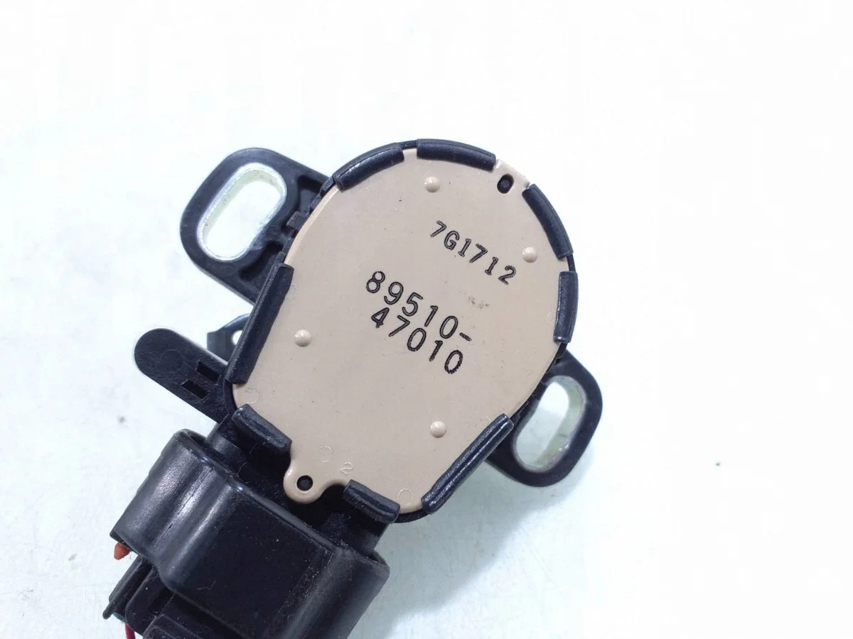 2007 Toyota Prius (NHW20) Accelerationssensor image 3