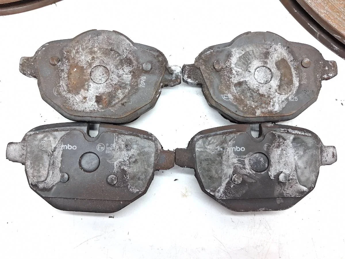 Bremsbeläge vorne Bosch 0986479G15 BMW 5 G30 G31 image 5