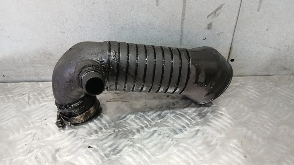 Intercoolerrör VW Passat B5 FL 1.9TDI 8D0129615 image 4