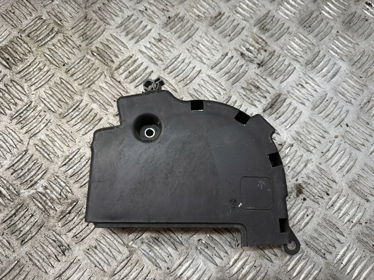 Jakopäänsuojus 1.4 Turbo Fiat OE 55268545
