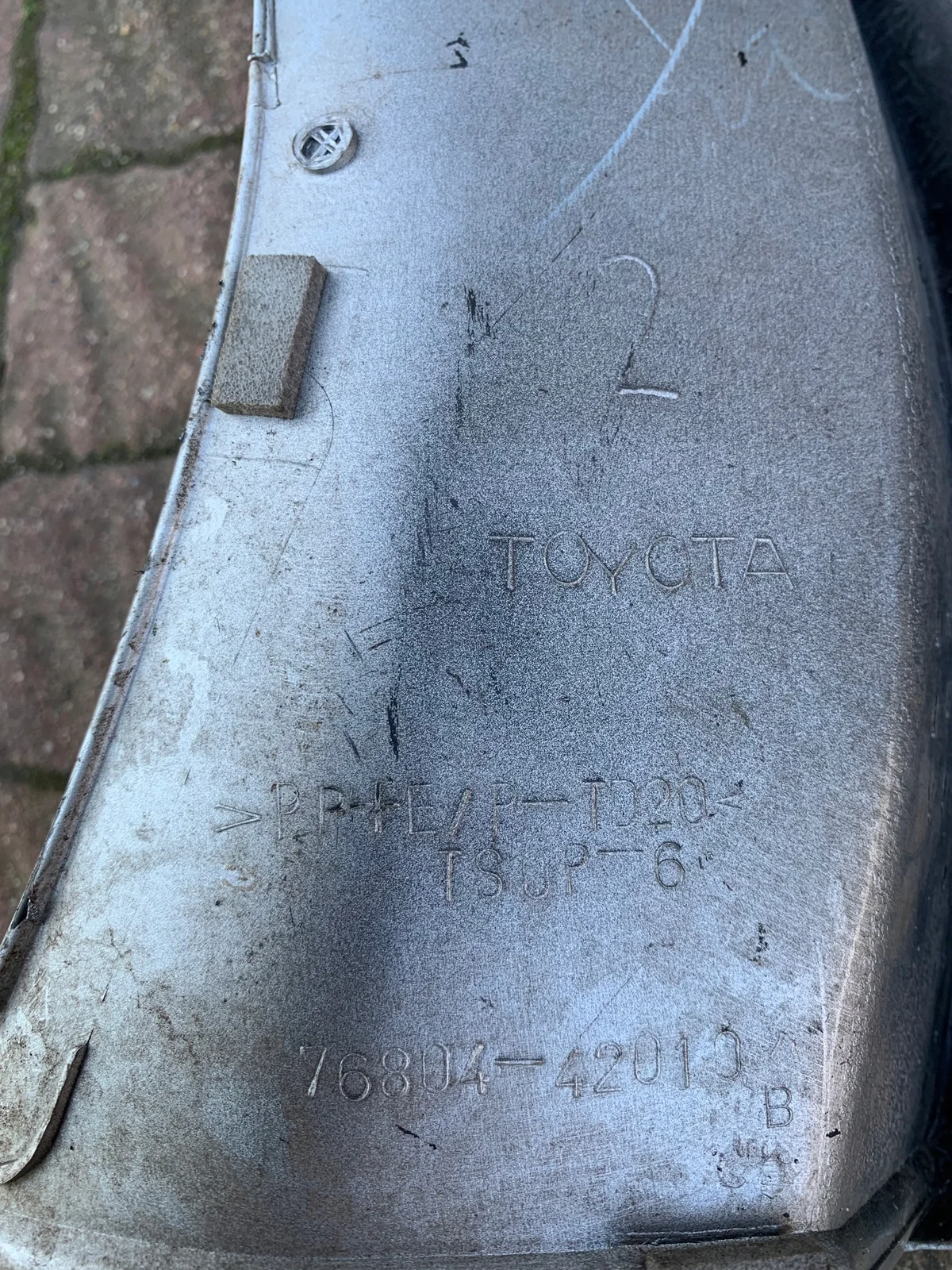 Toyota RAV4 bakluckelist vänster 76804-42010 image 3