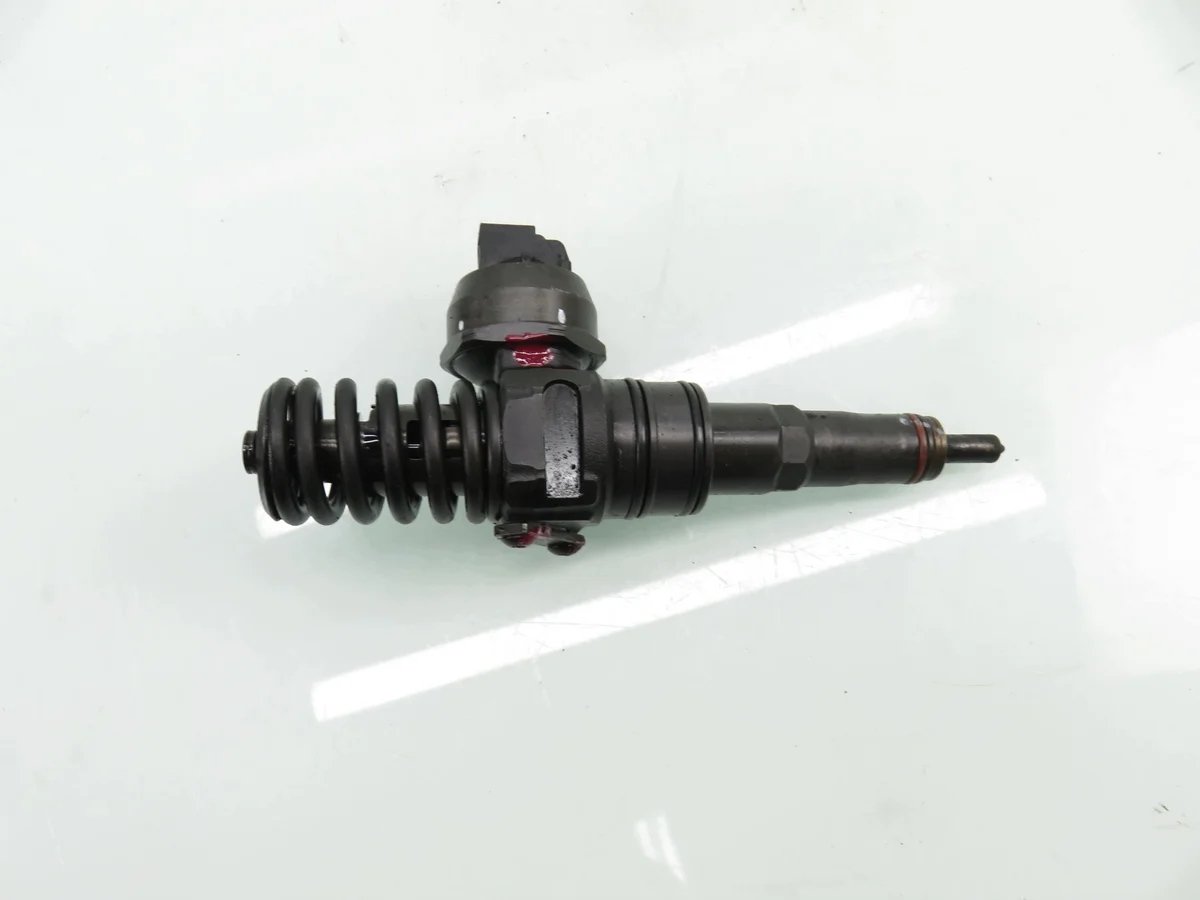 Polttoainepumppu VW Golf Plus 1.9 TDI image 6