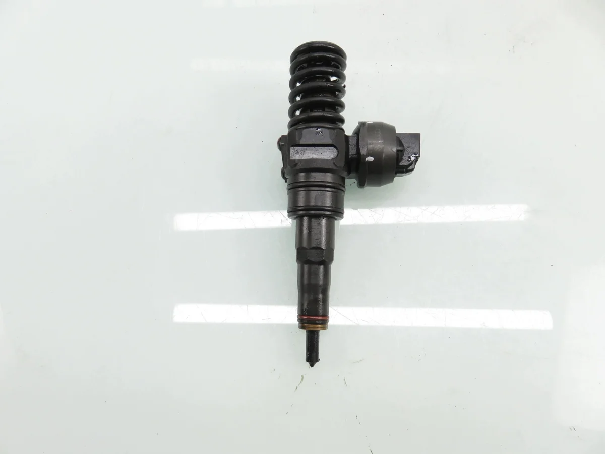 Polttoainepumppu VW Golf Plus 1.9 TDI