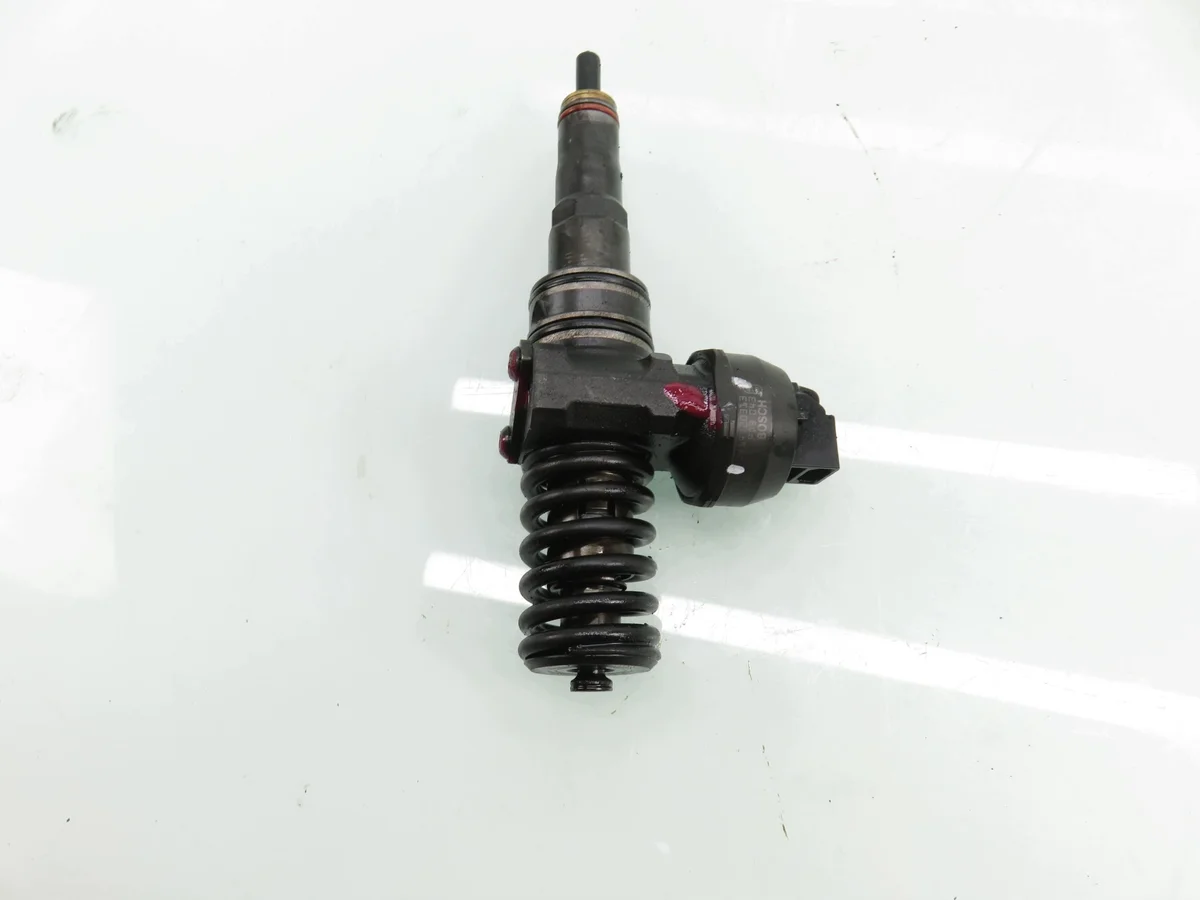 Inyector VW Golf Plus 1.9 TDI Usado image 10