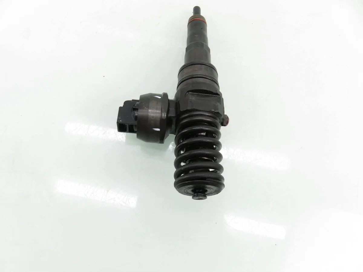 Injektor VW Golf Plus 1.9 TDI M1150712-038130073BN image 3