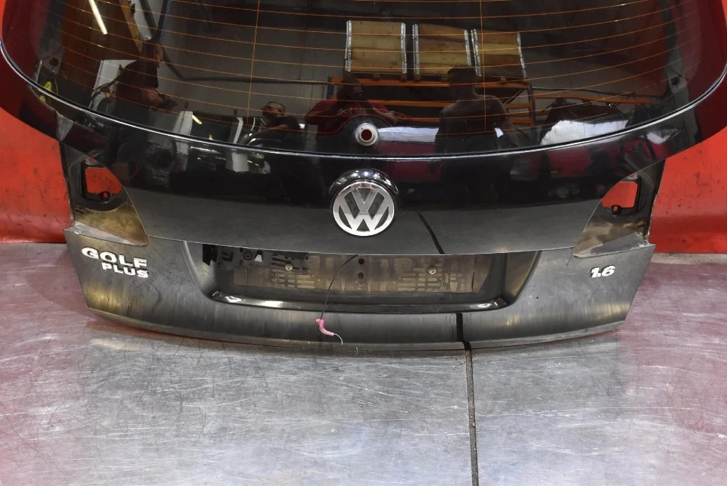 Tampa do porta-malas VW Golf 5 Plus Usada image 3