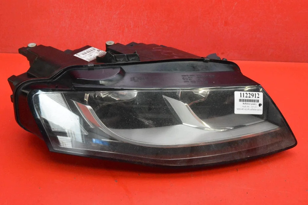 Faro Derecho Audi A4 B8 8K0941004 Usado