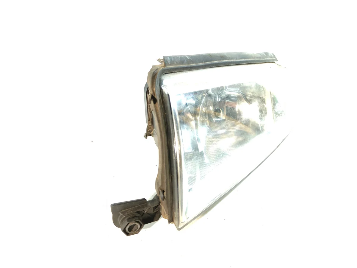 Farol Esquerdo Skoda Fabia I 99-08 Usado image 3