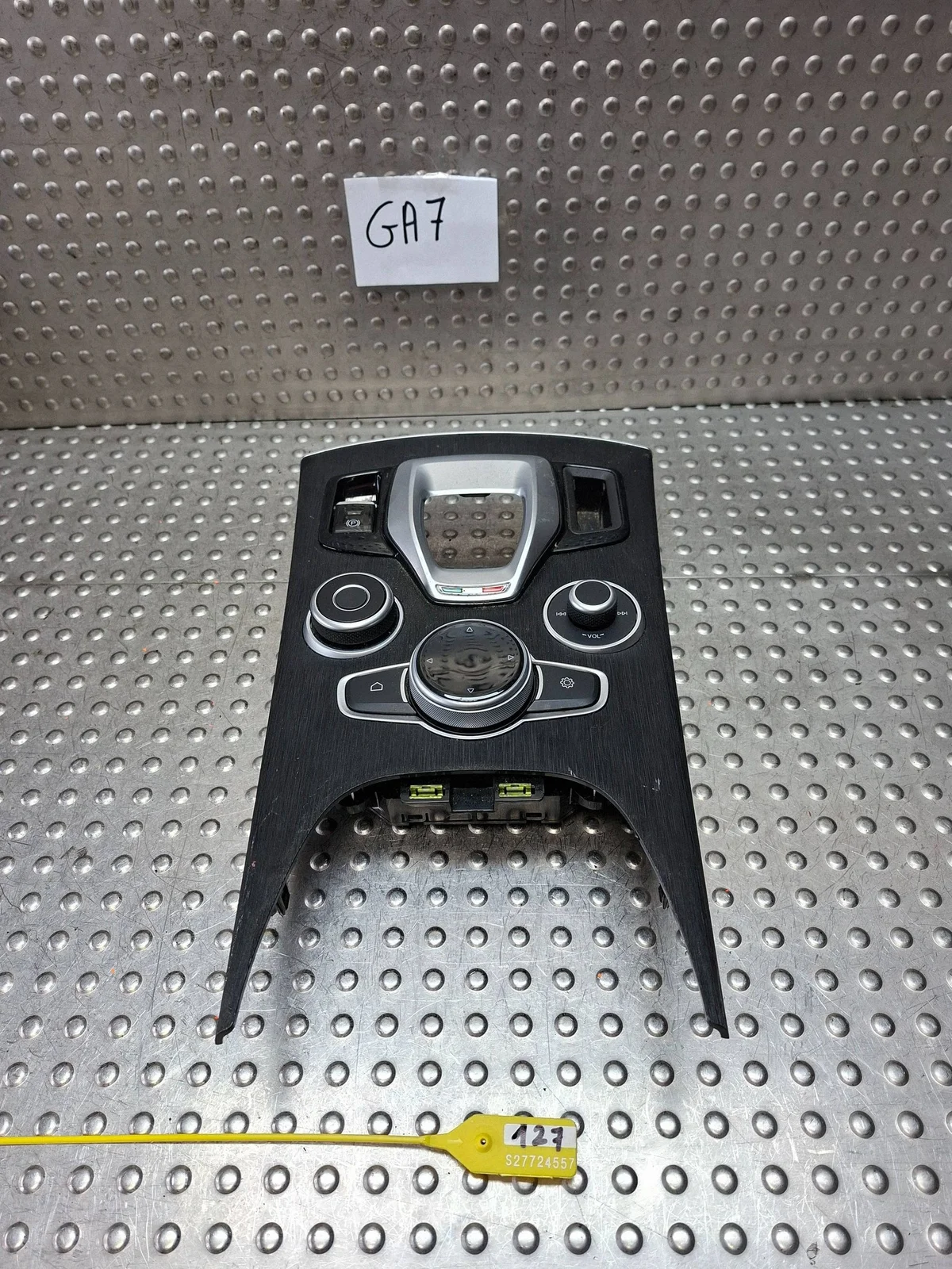 Kontrollpanel Radio Handbroms Alfa Romeo Stelvio
