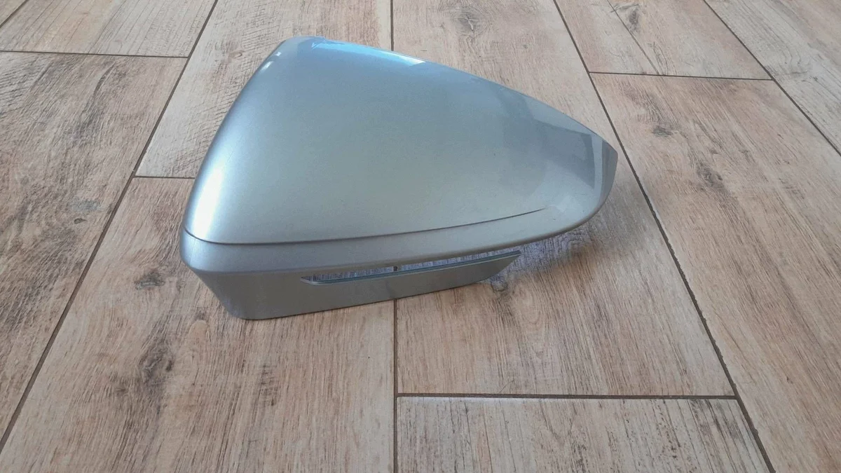 Boîtier de rétroviseur Skoda Enyaq IV Argent