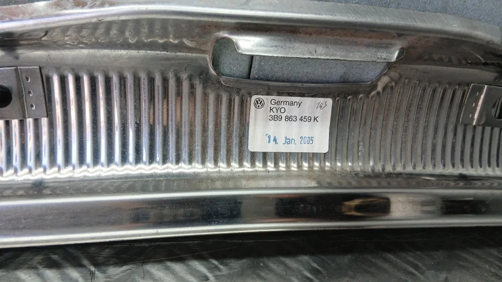 Griffleiste Kofferraum VW Passat B5 Kombi image 5