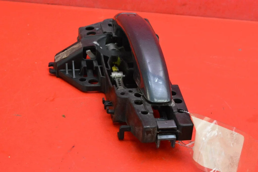 Oikea etukahva Audi A4 B8 07-11 image 5